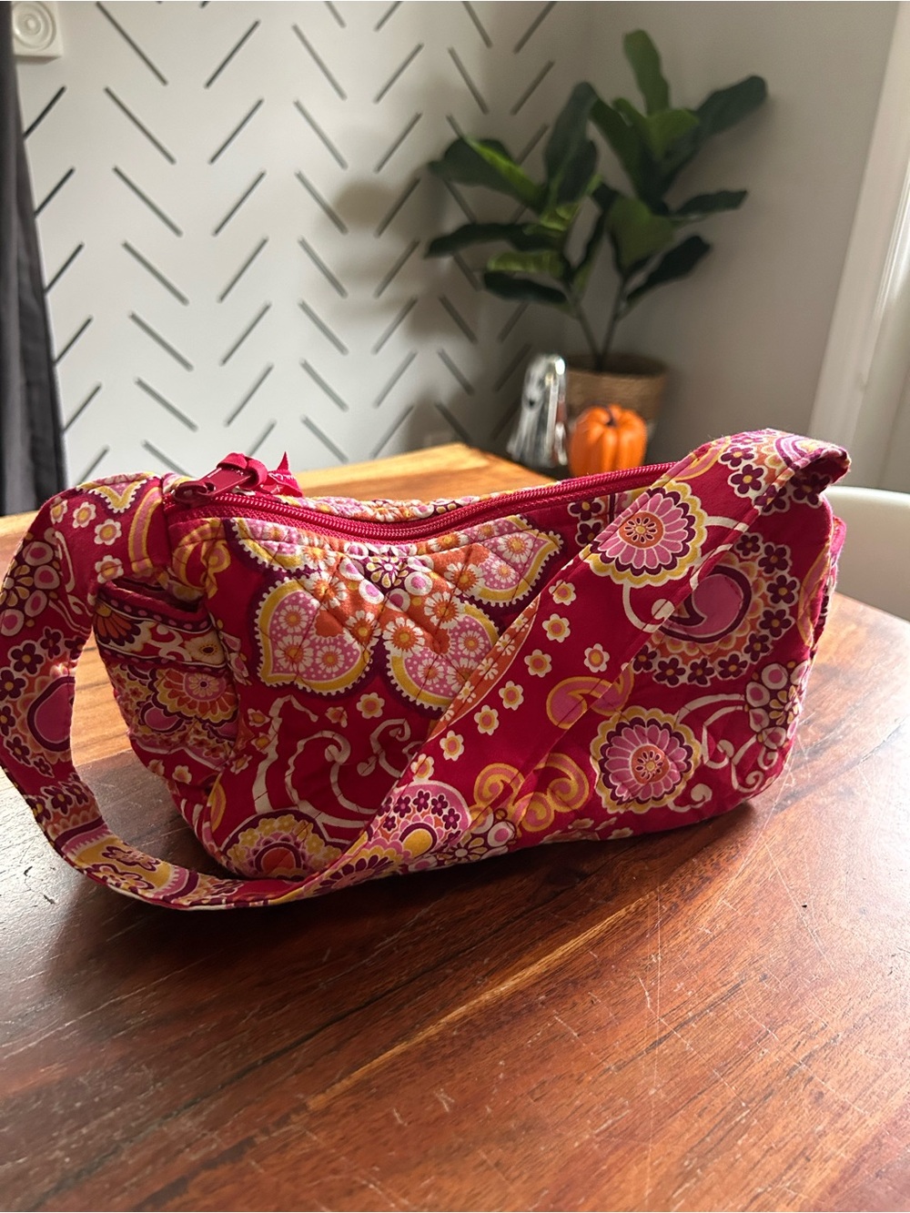 Vintage Vera Bradley small shoulder bag in retired print raspberry fizz